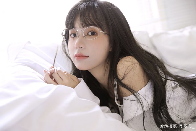 奇怪的她
